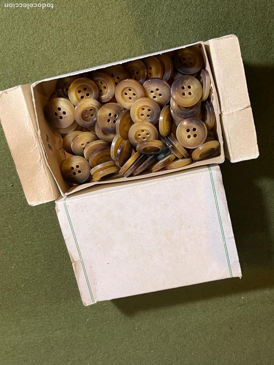 Vintage: Lote de botones antiguos de galalita efecto cuerno en caja mercer&iacute;a vintage costura colecci&oacute;n