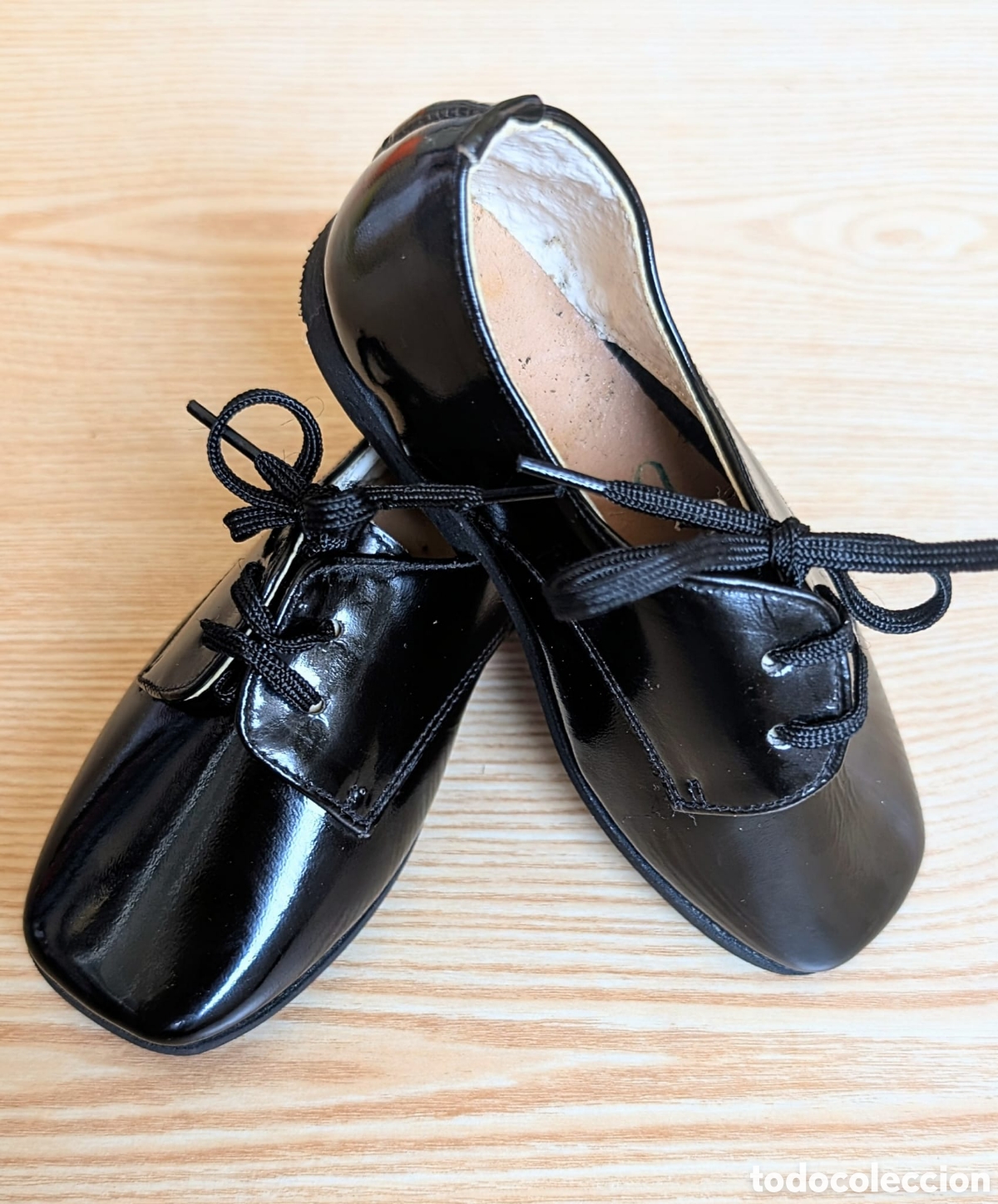 Vintage: Zapatos infantiles de charol vintage &ndash; Elegancia cl&aacute;sica &ndash; Made in Spain &ndash; Nuevos a estrenar