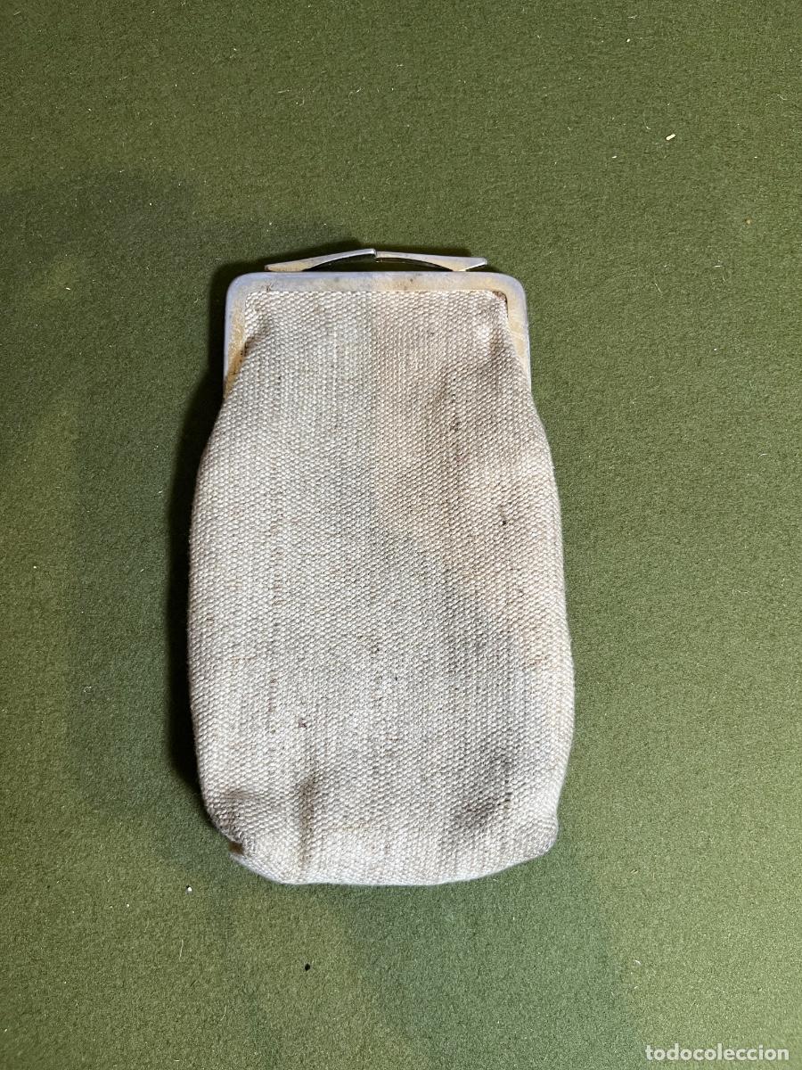 Vintage: Funda de gafas vintage de lona beige con cierre met&aacute;lico e interior negro &ndash; A&ntilde;os 50 60