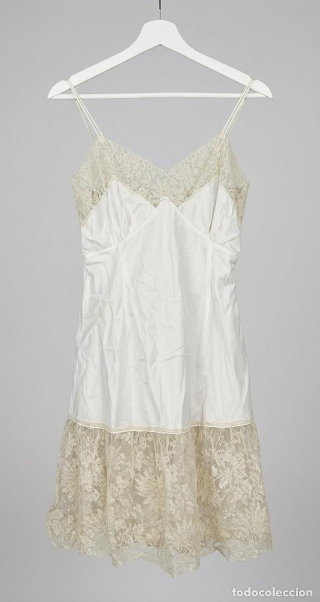 Vintage: Camis&oacute;n lencer&iacute;a vintage blanco con encaje floral &ndash; A&ntilde;os 50-60 &ndash; Leer descripci&oacute;n