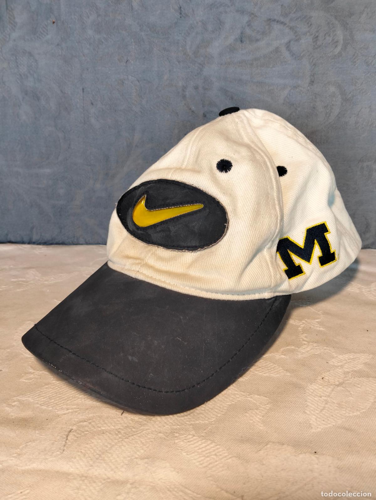 Vintage: Gorra vintage a&ntilde;os 90 blanco negro azul oscuro michigan Nike