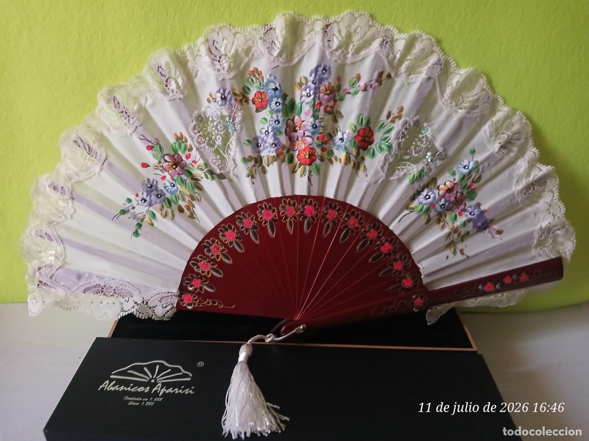 Vintage: Abanico artesanal, puntilla de lujo.