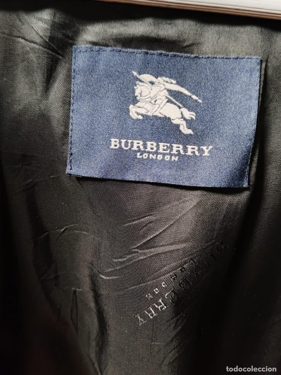 Vintage: Abrigo tres cuartos Burberry. Talla L. Bien conservado. Botones ocultos