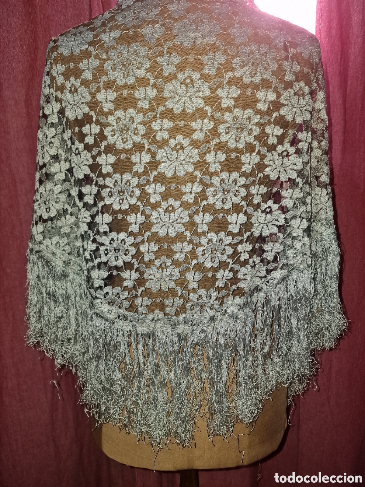 Vintage: Precioso chal de blonda con flecos,vintage