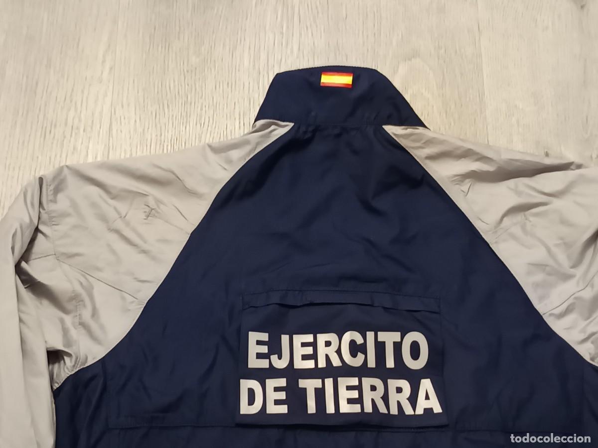 Vintage: Chaqueta cortavientos deportiva Ej&eacute;rcito de Tierra Espa&ntilde;ol. TALLA S