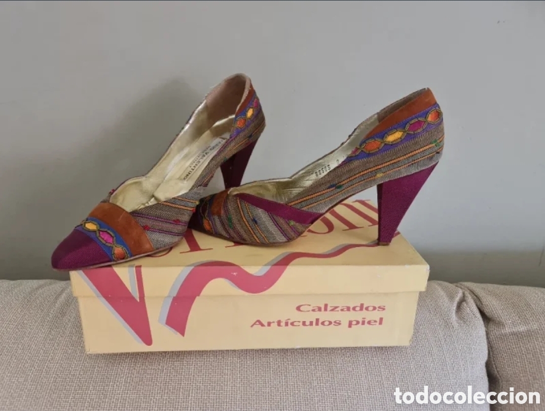 Vintage: Mario Valentino Archive - Vintage Pumps - Collector's Piece - Pristine Condition