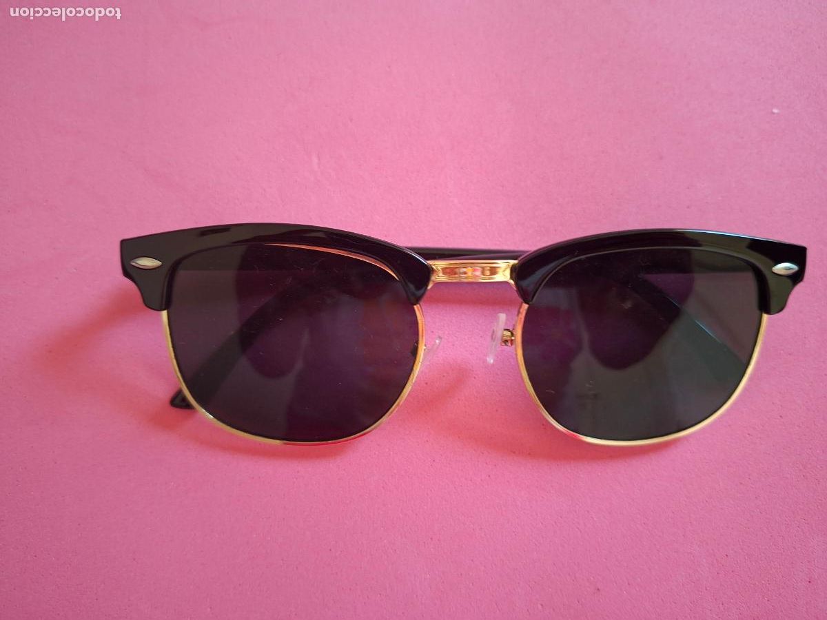 Vintage: Gafas de sol color negro y dorado para se&ntilde;ora
