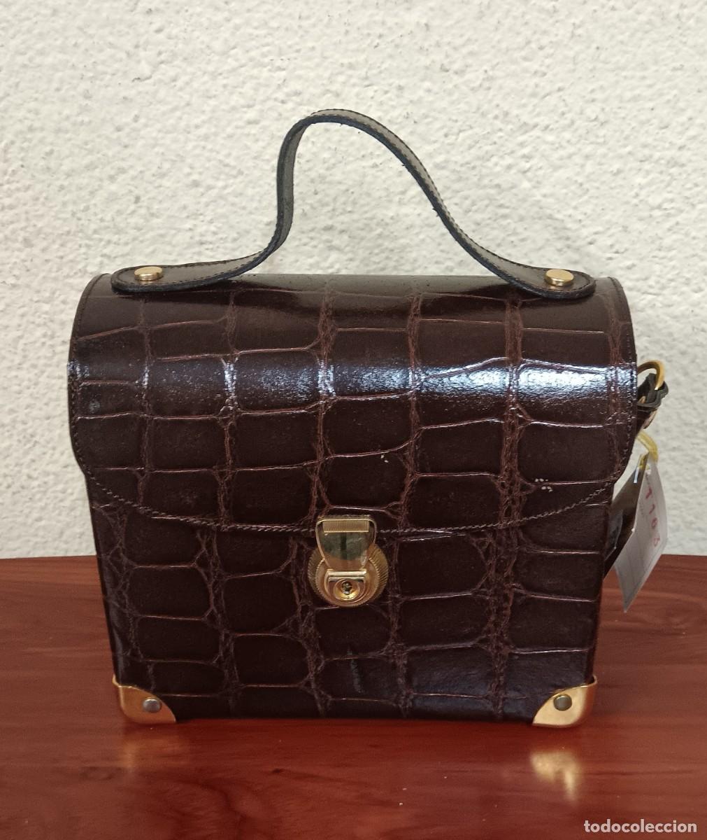 Vintage: BOLSO R&Iacute;GIDO VINTAGE CUERO REGENERADO PIEL COCODRILO CON LLAVE SIN ESTRENAR 18 CM. ALTURA