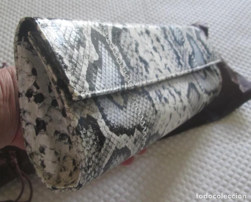 Vintage: Bolso de mano tipo clutch marca United Colors of Benetton.