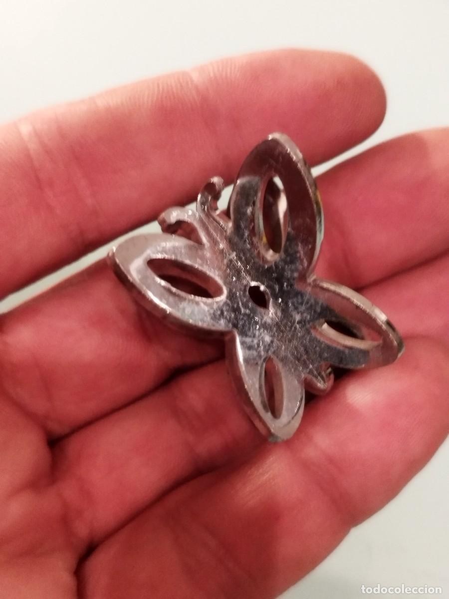Vintage: Pieza met&aacute;lica en forma de mariposa. Posible cierre de bolso.