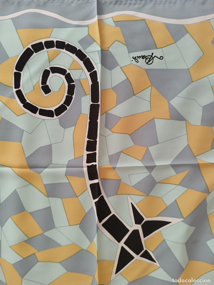 Vintage: Pa&ntilde;uelo GAUDI. Tipo seda Vintage