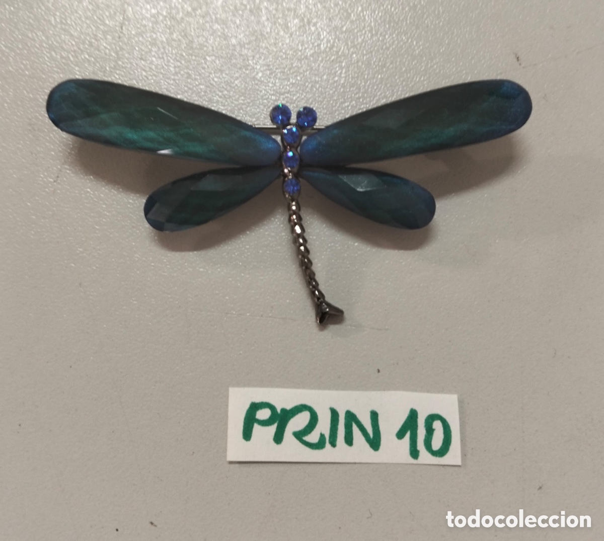 Vintage: elegante broche en forma de lib&eacute;lula con alas de resina facetada