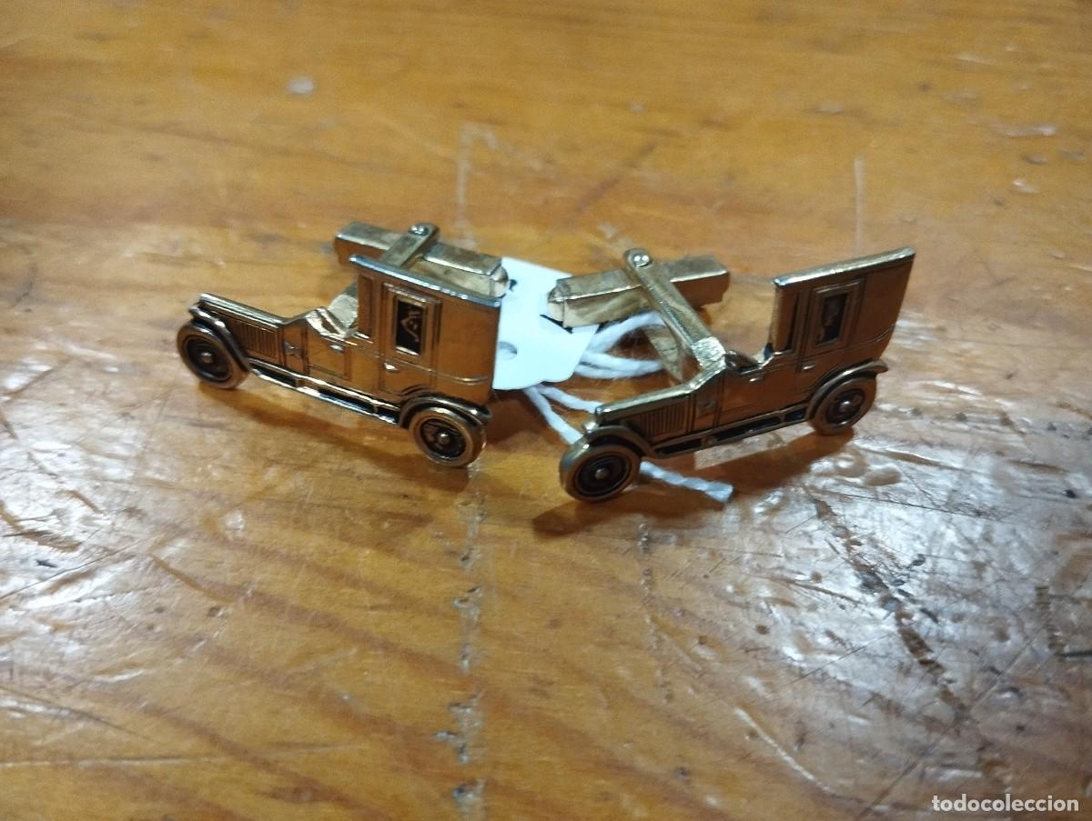 Vintage: GEMELOS EN FORMA DE COCHES DE &Eacute;POCA.