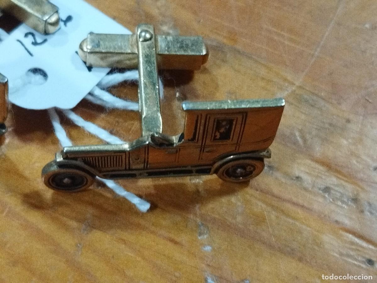 Vintage: GEMELOS EN FORMA DE COCHES DE &Eacute;POCA. - Foto 5