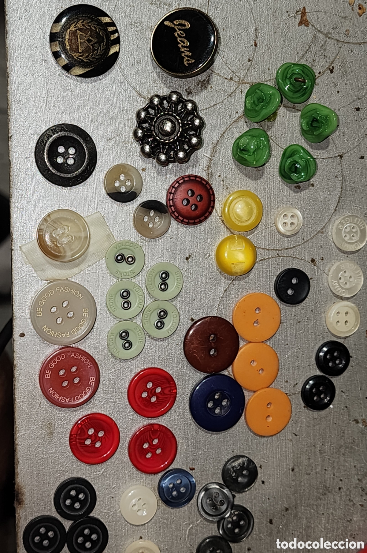 Vintage: Lote +35 Botones &ndash; 5x ROSAS VIDRIO VINTAGE + Tommy Hilfiger, Volcom, Zara