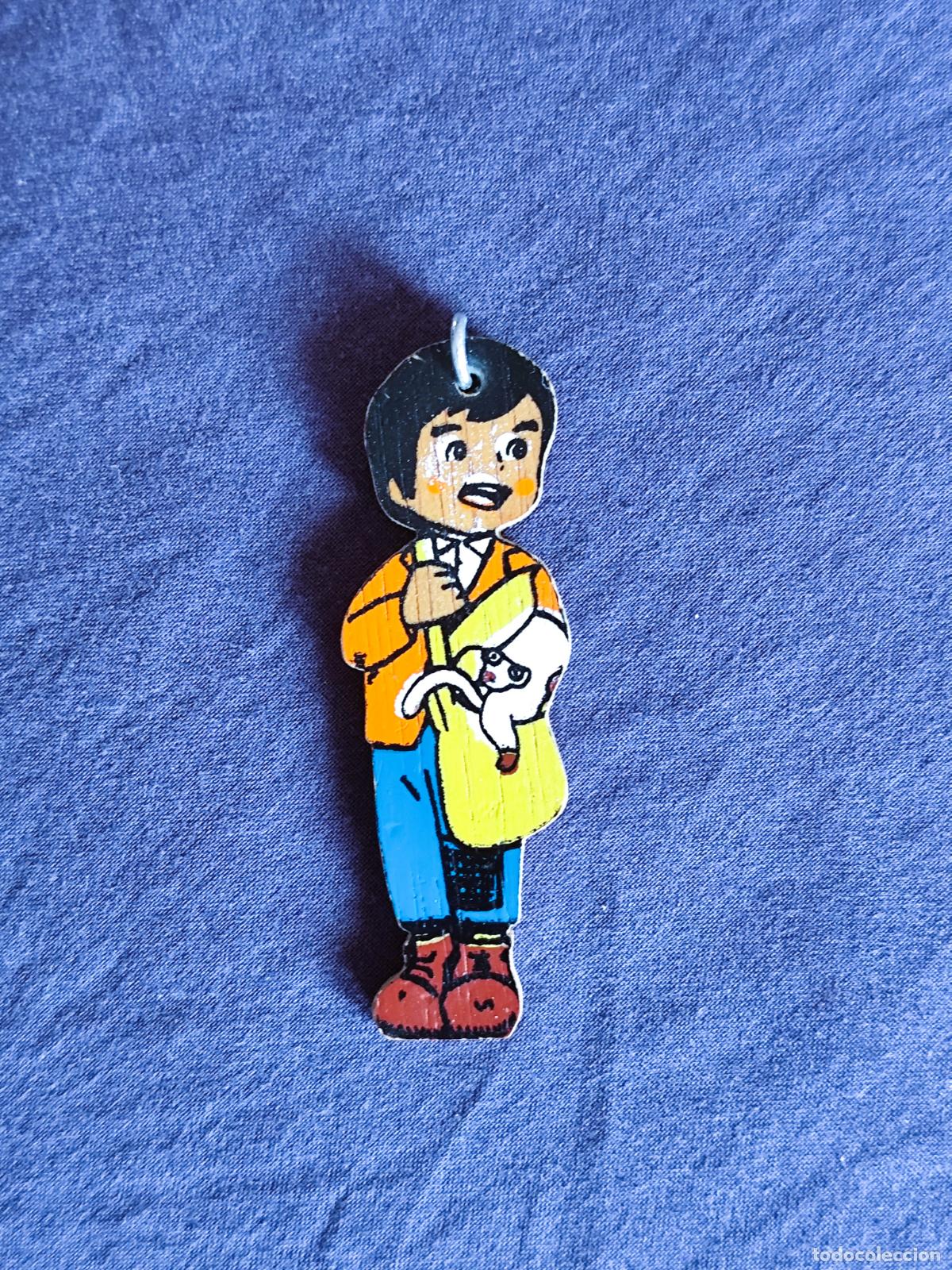 Vintage: Colgante de Madera de Serie de TV &rdquo;Marco, de los Apeninos a los Andes&rdquo; de los A&ntilde;os 70.