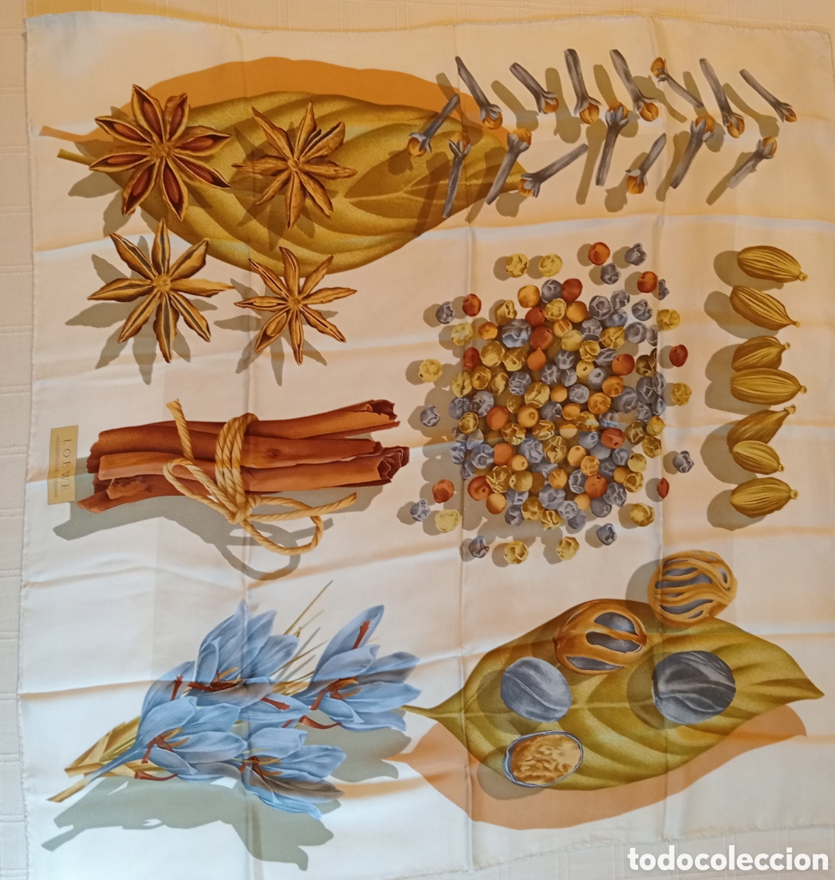 Vintage: Pa&ntilde;uelo de seda Loewe original &ndash; Estampado de especias (canela, an&iacute;s estrellado, clavo, pimienta, ca