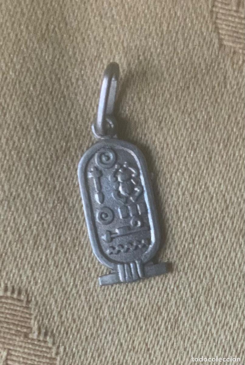 Vintage: COLGANTE DE PLATA MINIATURA CARTUCHO EGIPCIO A&Ntilde;O 80