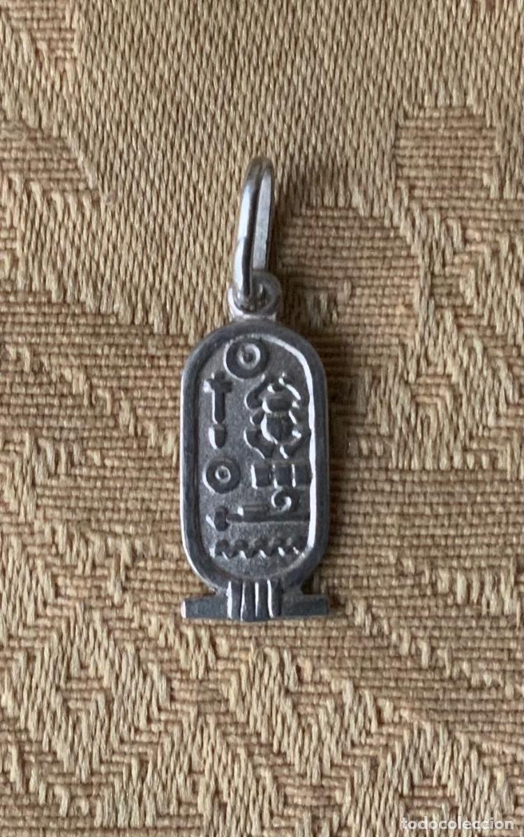 Vintage: COLGANTE DE PLATA MINIATURA CARTUCHO EGIPCIO A&Ntilde;O 80