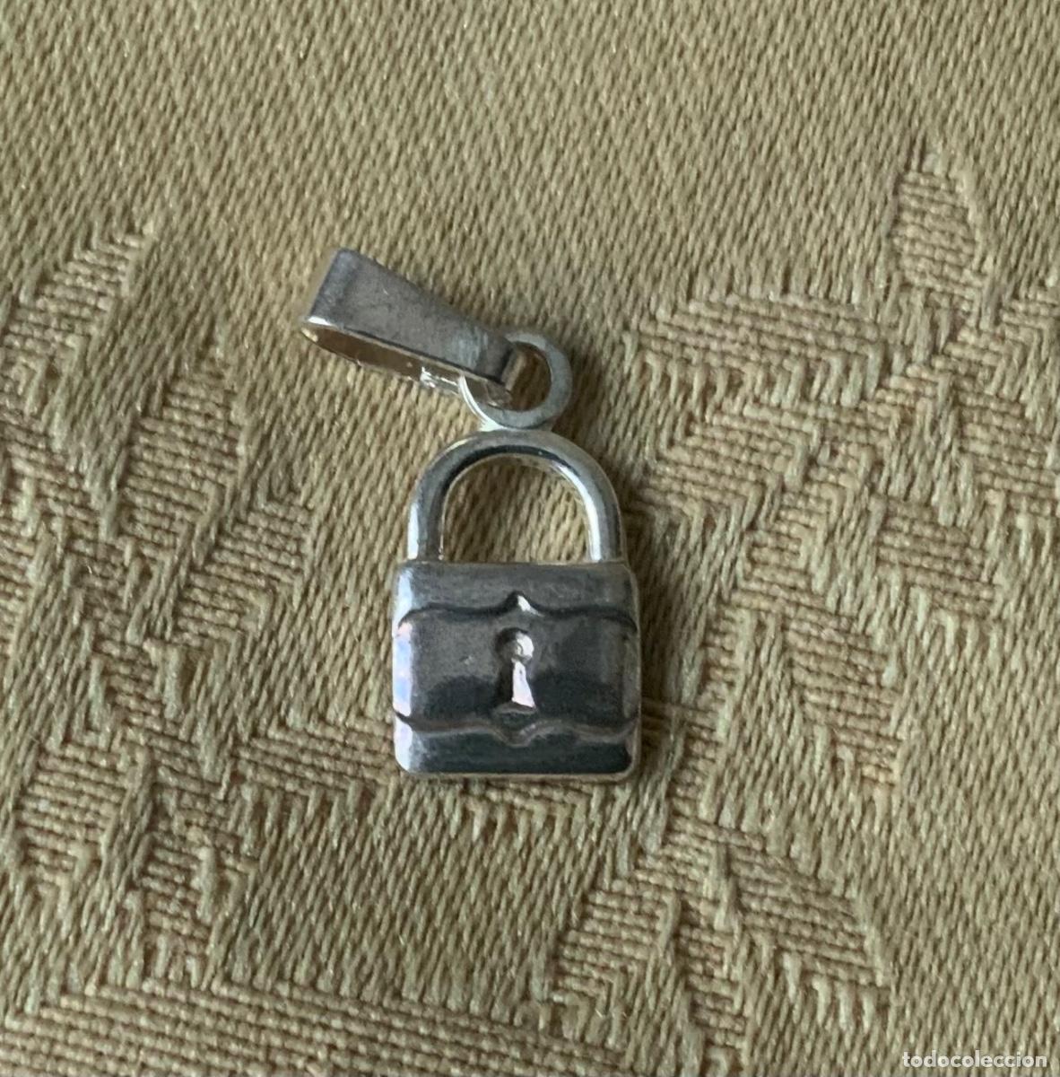 Vintage: COLGANTE DE PLATA MINIATURA CANDADO