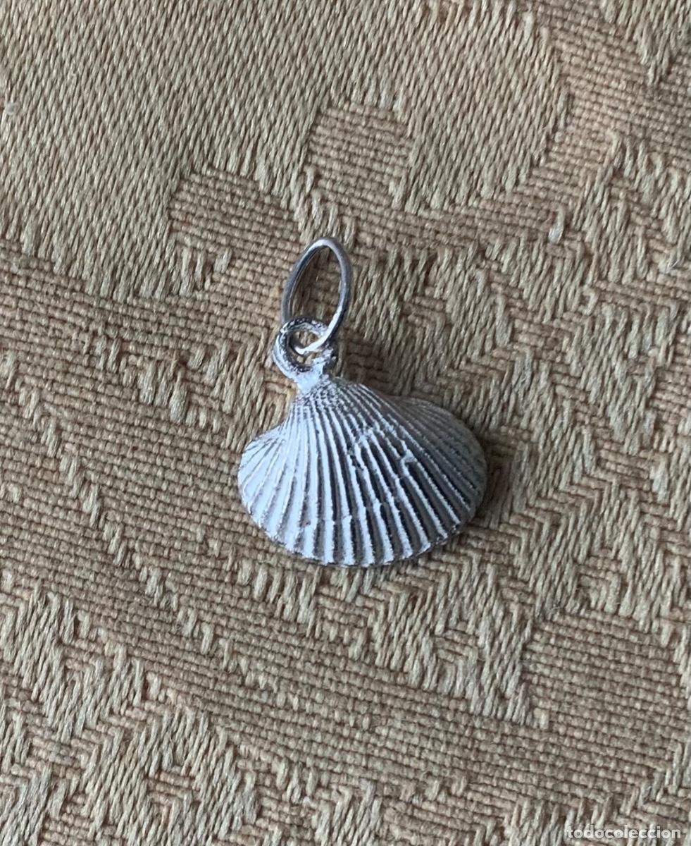 Vintage: COLGANTE DE PLATA MINIATURA CONCHA