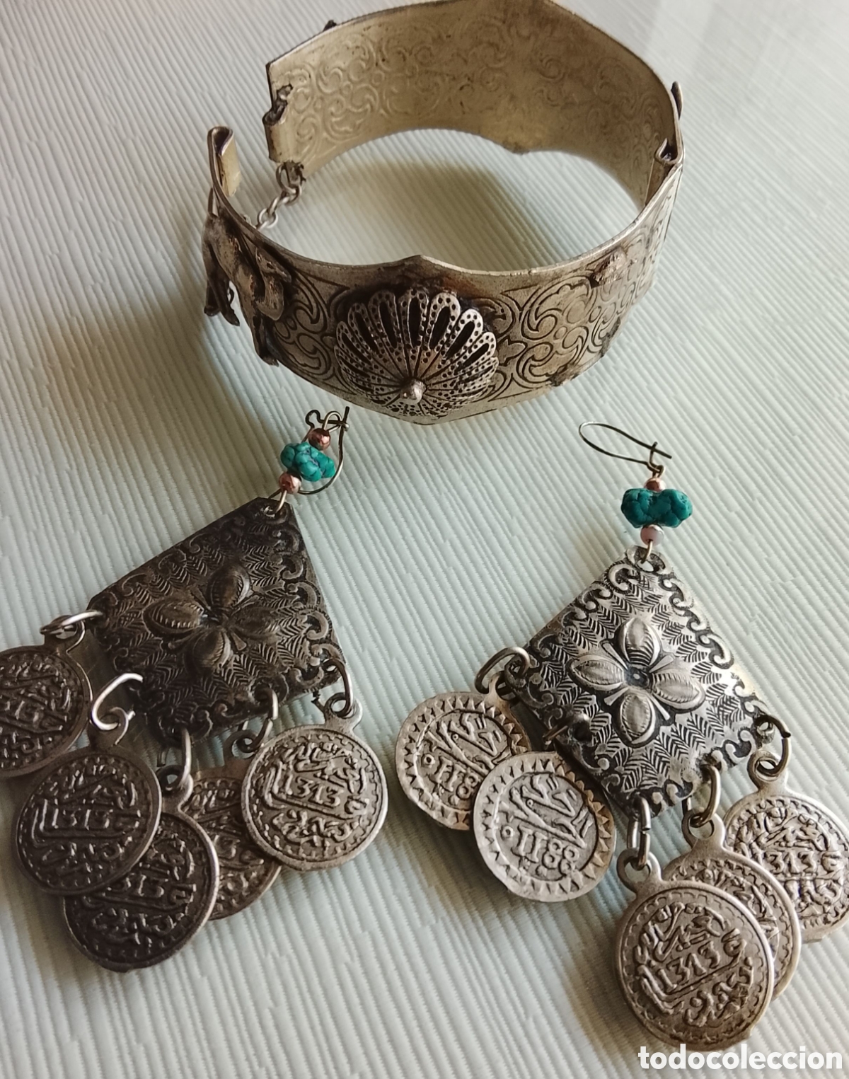Vintage: Conjunto de brazalete y pendientes marroquies a&ntilde;os 70.