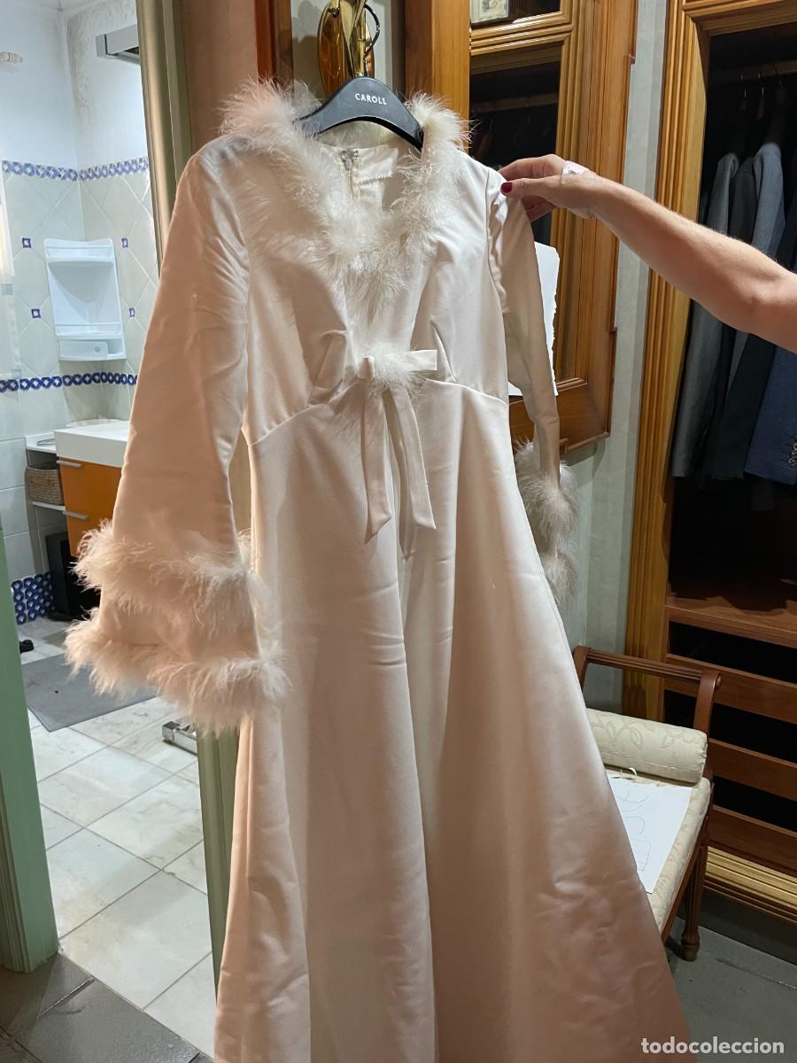 Vintage: Vestido de novia vintage original &ndash; sat&eacute;n marfil con plumas