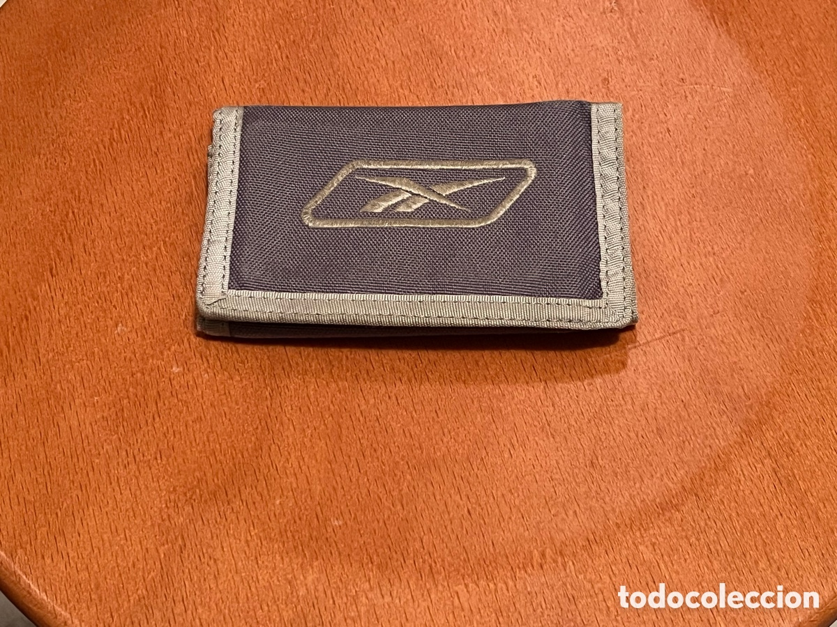 Vintage: Cartera - monedero REEBOK con belcro y cremallera. A&ntilde;os 90. Gris