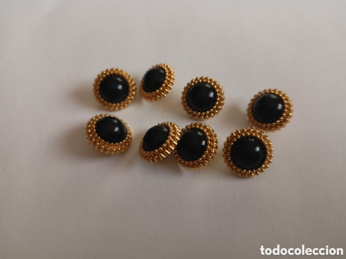 Vintage: 8 botones dorados y negro