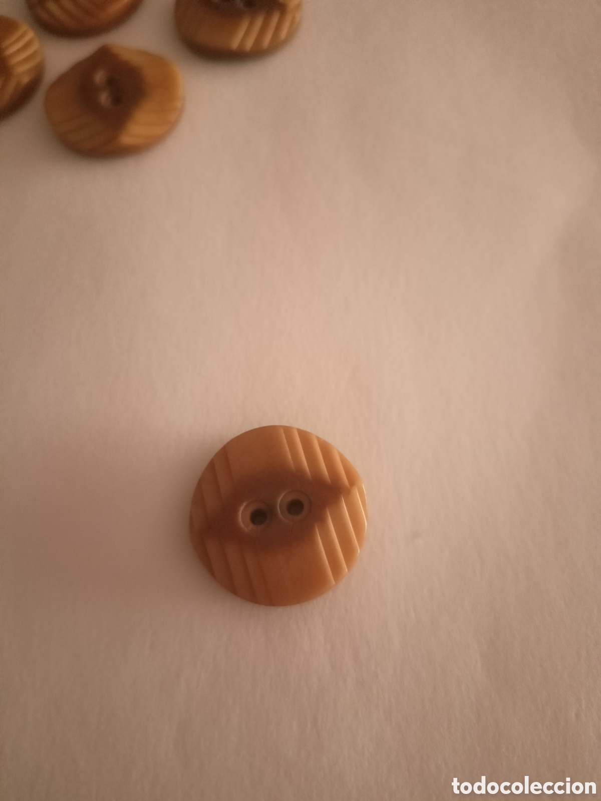 Vintage: 5 botones rallado marron - Foto 4