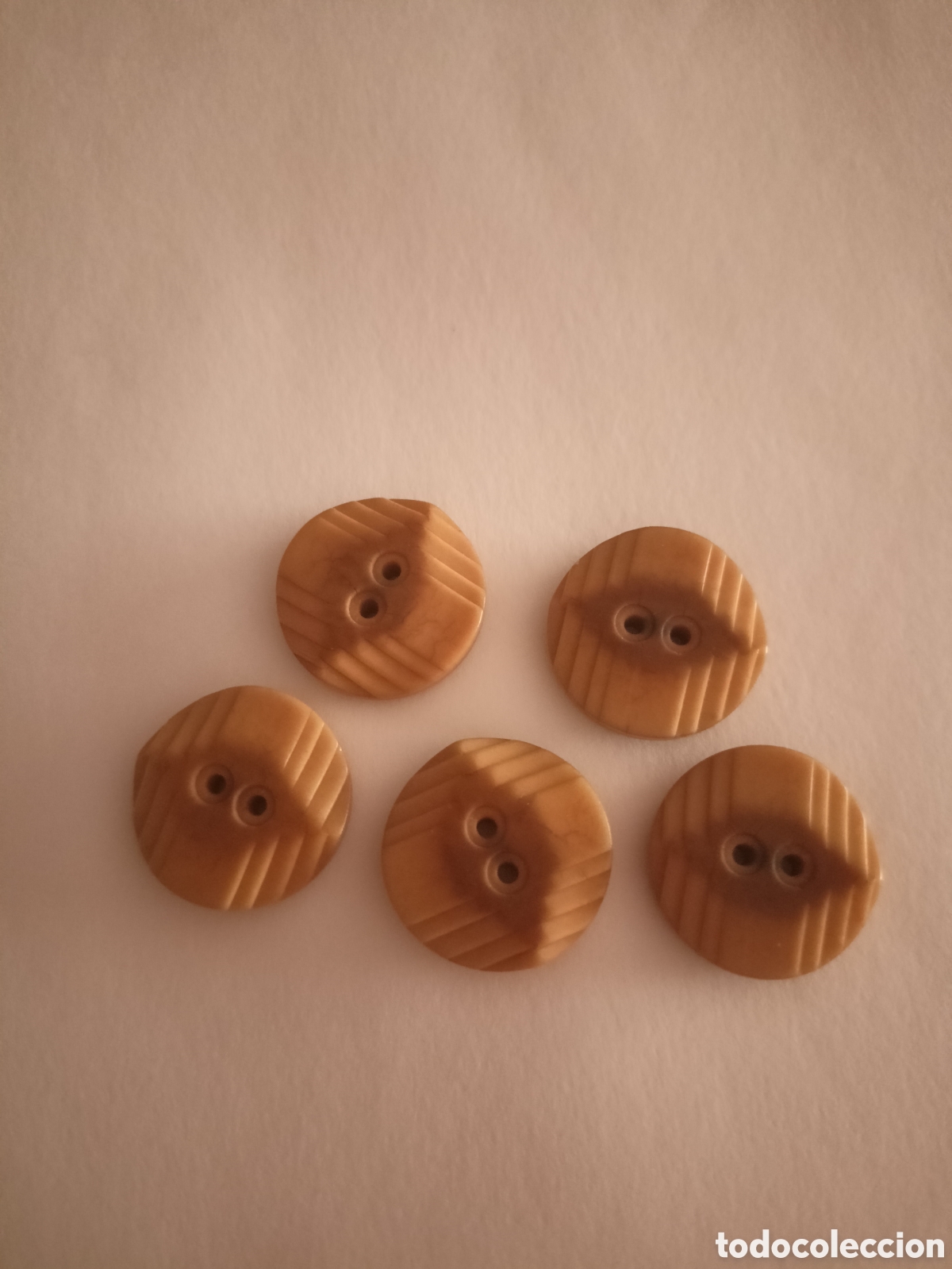 Vintage: 5 botones rallado marron