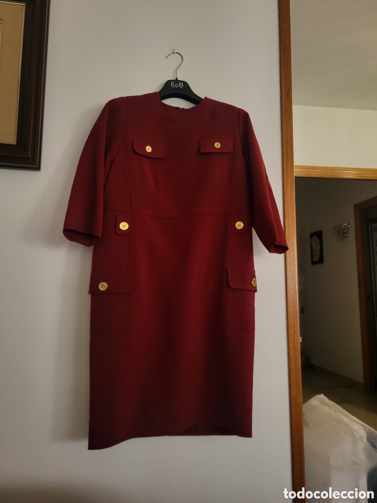 Vintage: Vestido granate con botones dorados