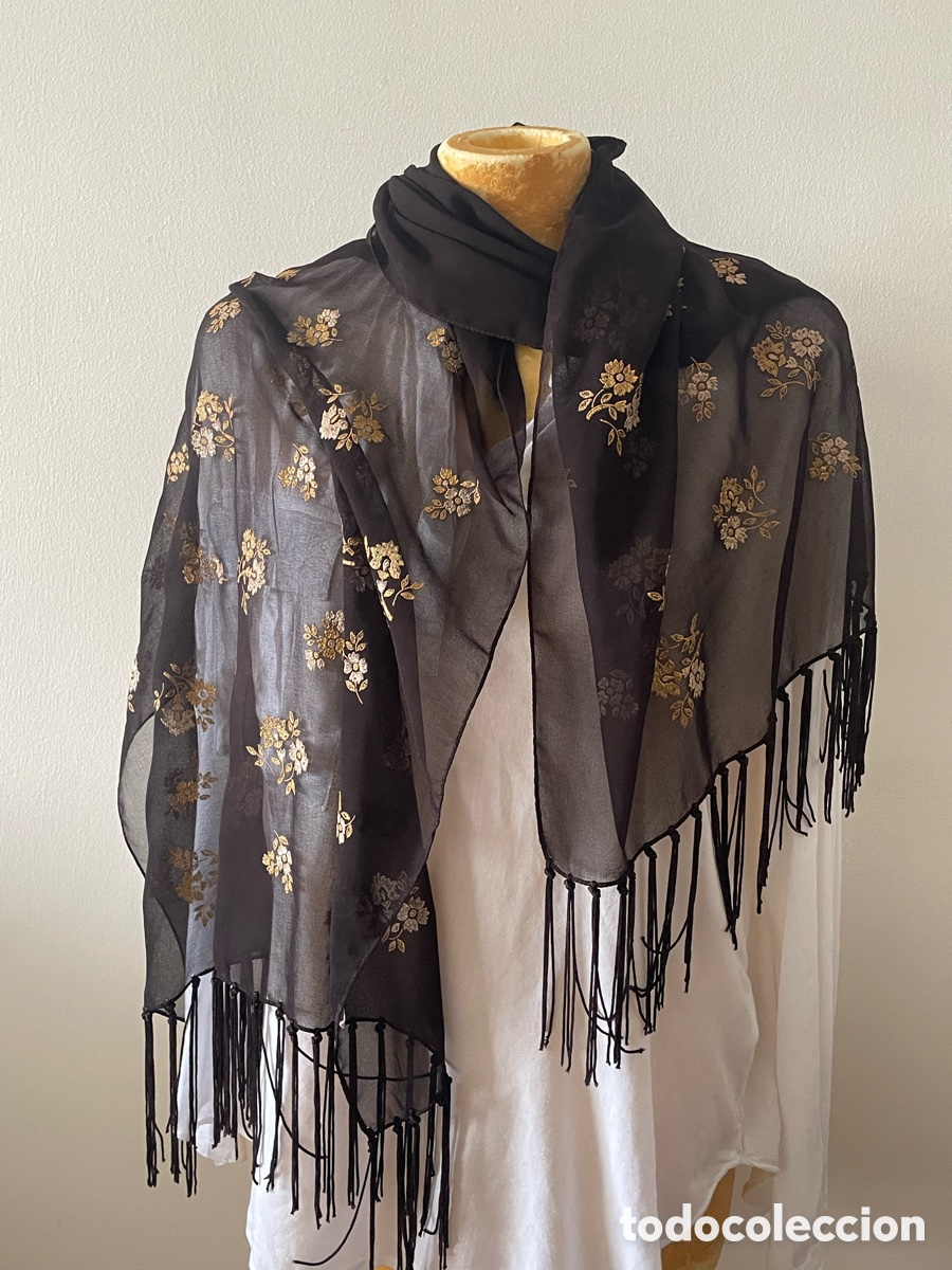 Vintage: fular negro con flores dorados