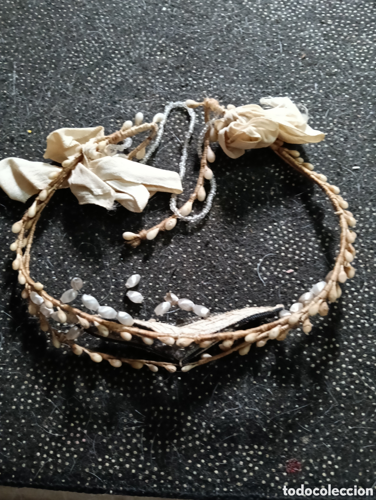 Vintage: Antigua DIADEMA del 1900, est&aacute; completa pero hay que repararla ya que se le salen las bolitas. Confe