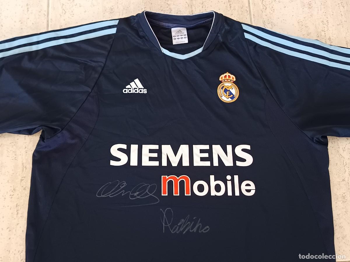 Vintage: CAMISETA REAL MADRID 2003-04 &ndash; &Eacute;POCA GAL&Aacute;CTICOS. CON FIRMA ROBINHO Y OTRO JUGADOR