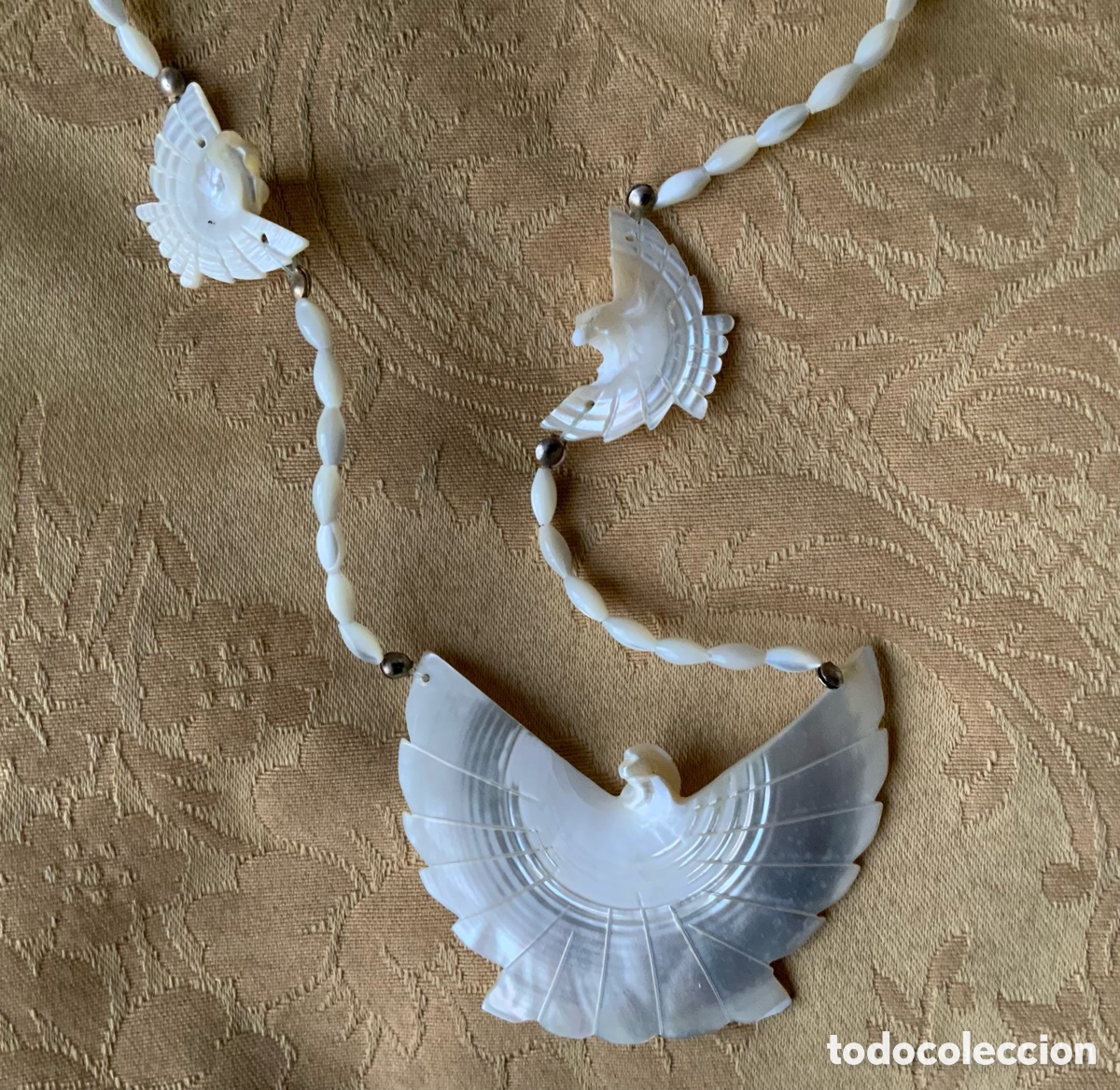 Vintage: COLLAR DE NACAR VINTAGE TALLADO A MANO AVES