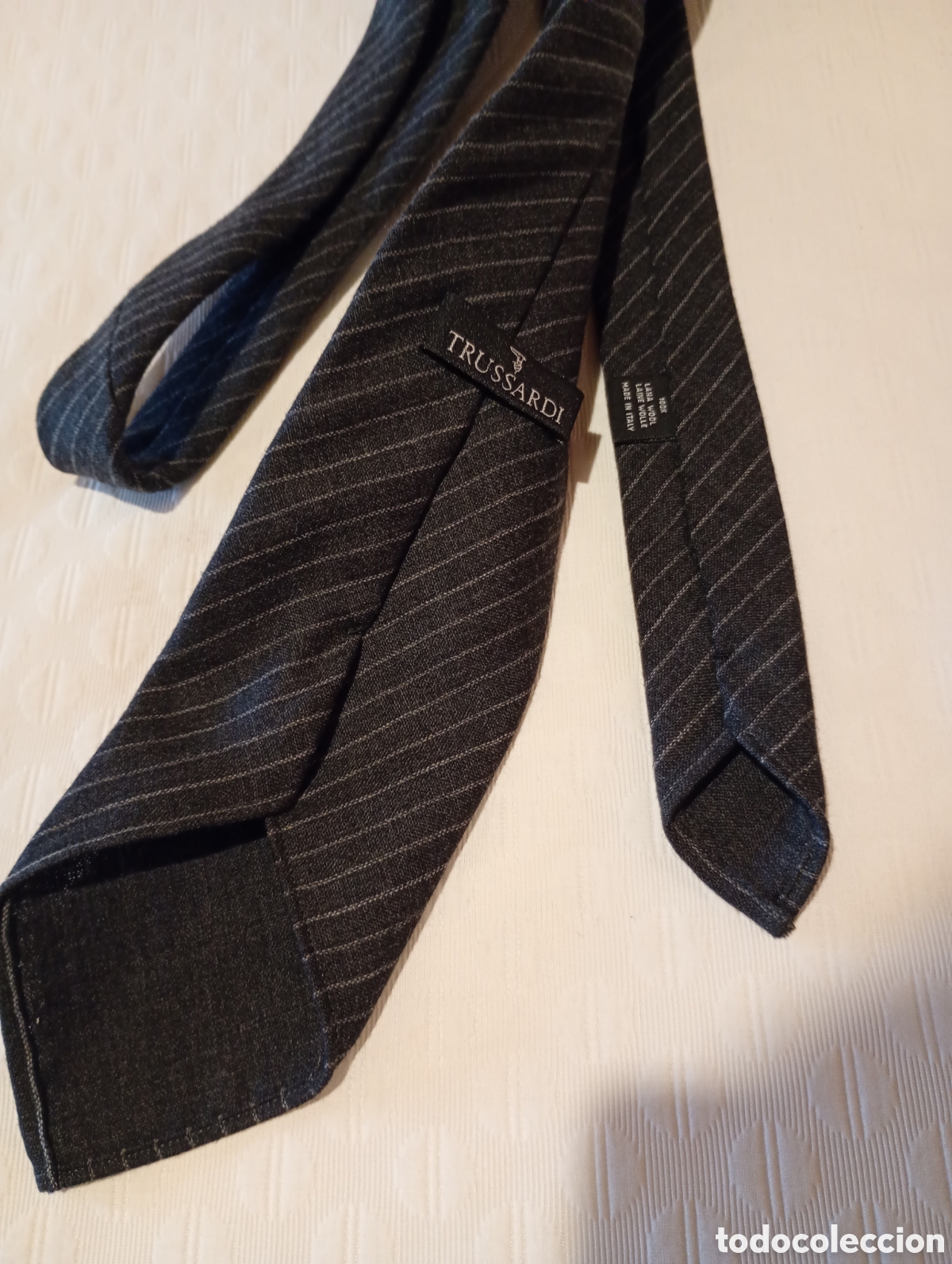 Vintage: Corbata ventage Trussardi pura lana italy gris oscuro con rayas