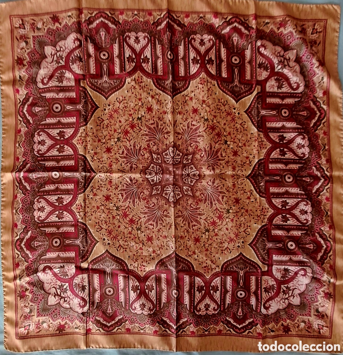 Vintage: Pa&ntilde;uelo Carolina Herrera 100% seda vintage 87x87 cm