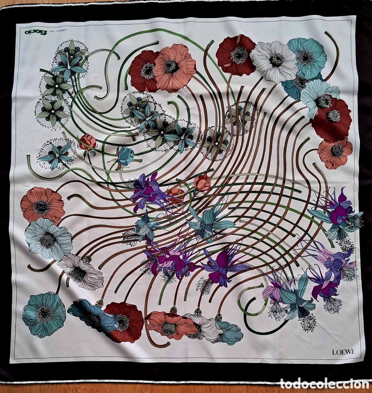 Vintage: Pa&ntilde;uelo Loewe / Liberata per Fiorio, vintage de seda. 85x85 cm