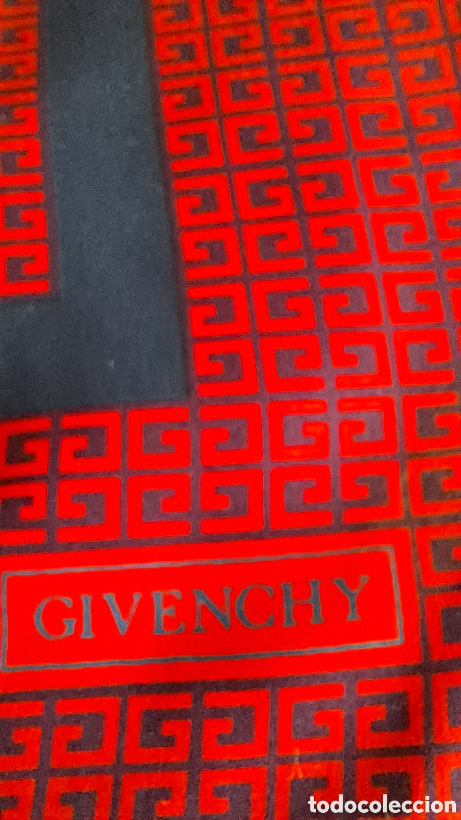 Vintage: Pa&ntilde;uelo vintage Givenchy de seda 66&times;66 cm