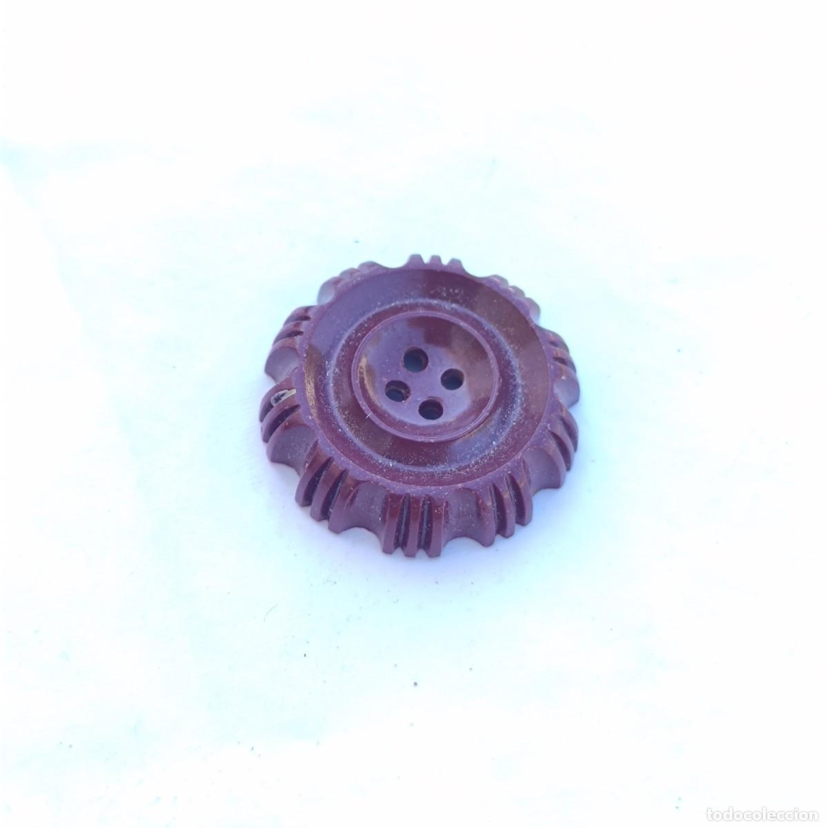 Vintage: BOT&Oacute;N PLASTICO MARRON