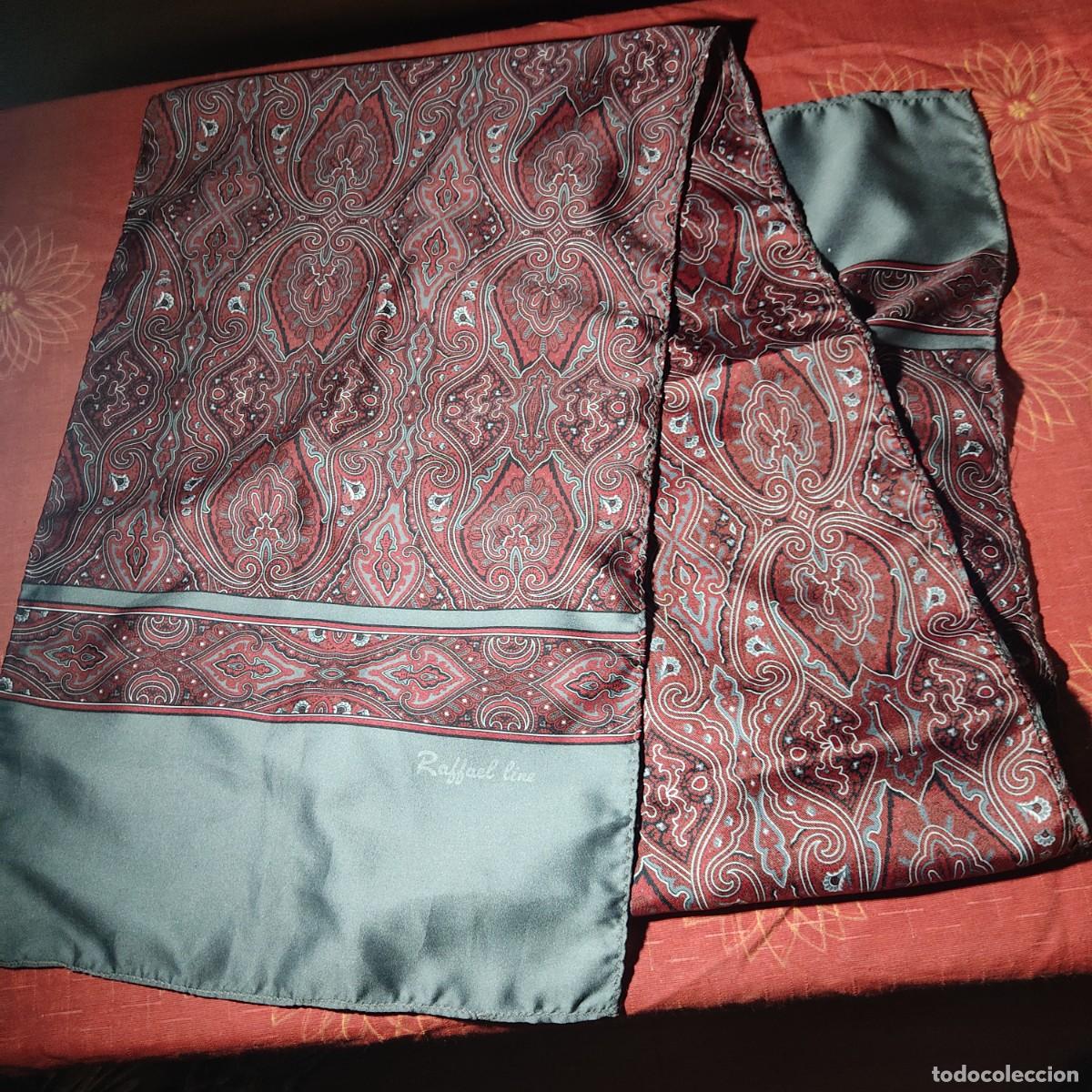 Vintage: Pa&ntilde;uelo,Fular de caballero Boutique gris y motivos cachemir burdeos & Raffael Line.A&ntilde;os 80 - 90.
