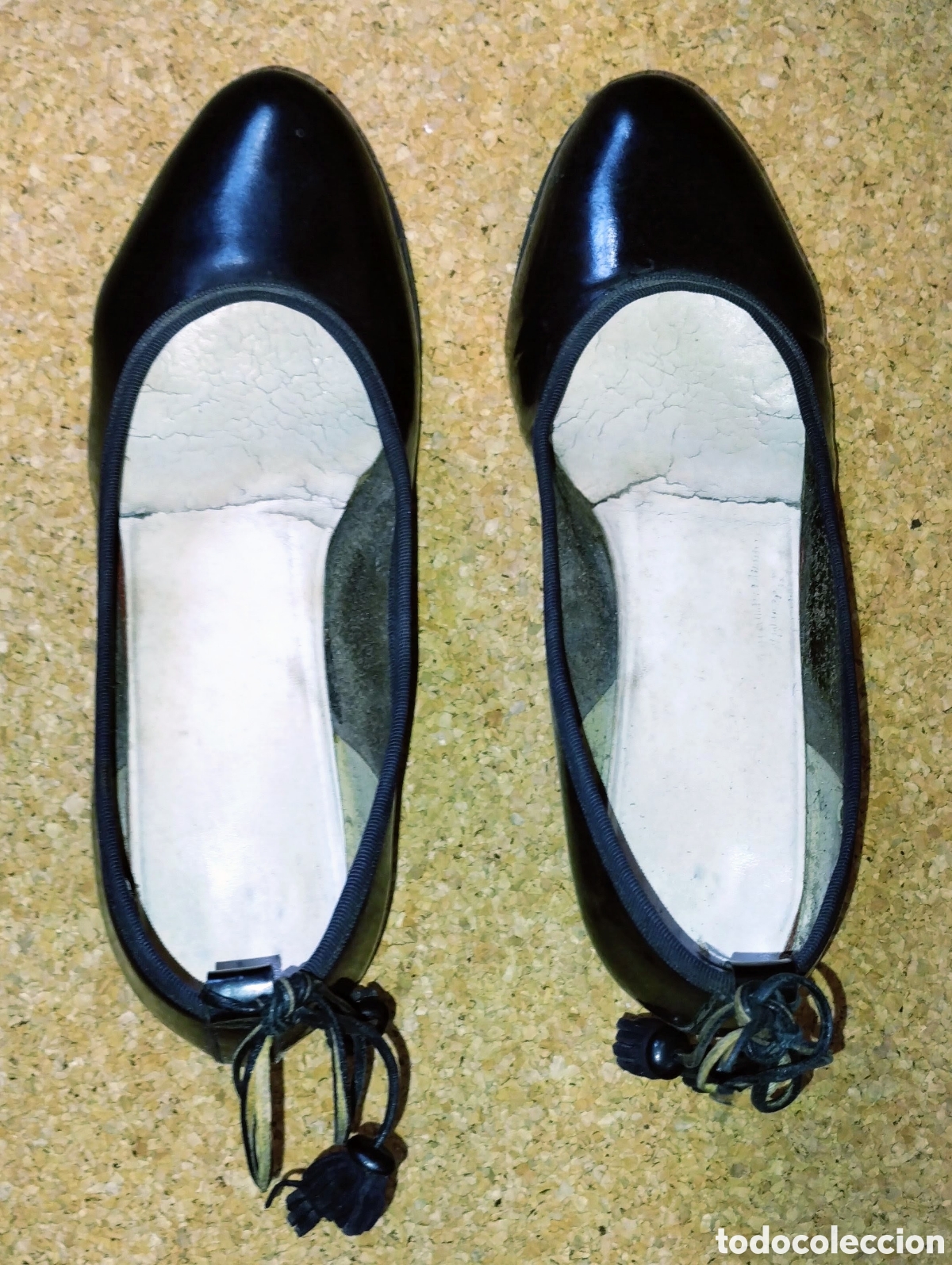 Vintage: ZAPATOS BAILARINAS VINTAGE de PIEL NEGRA n&deg;34/35 A&Ntilde;OS 60/70: BUEN ESTADO con se&ntilde;ales de uso normales