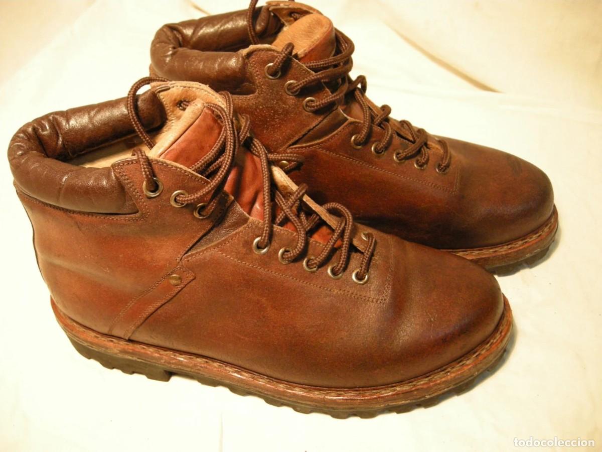 Vintage: Botas de monta&ntilde;a vintage. A&ntilde;os 60, en piel. Checoslovaquia.
