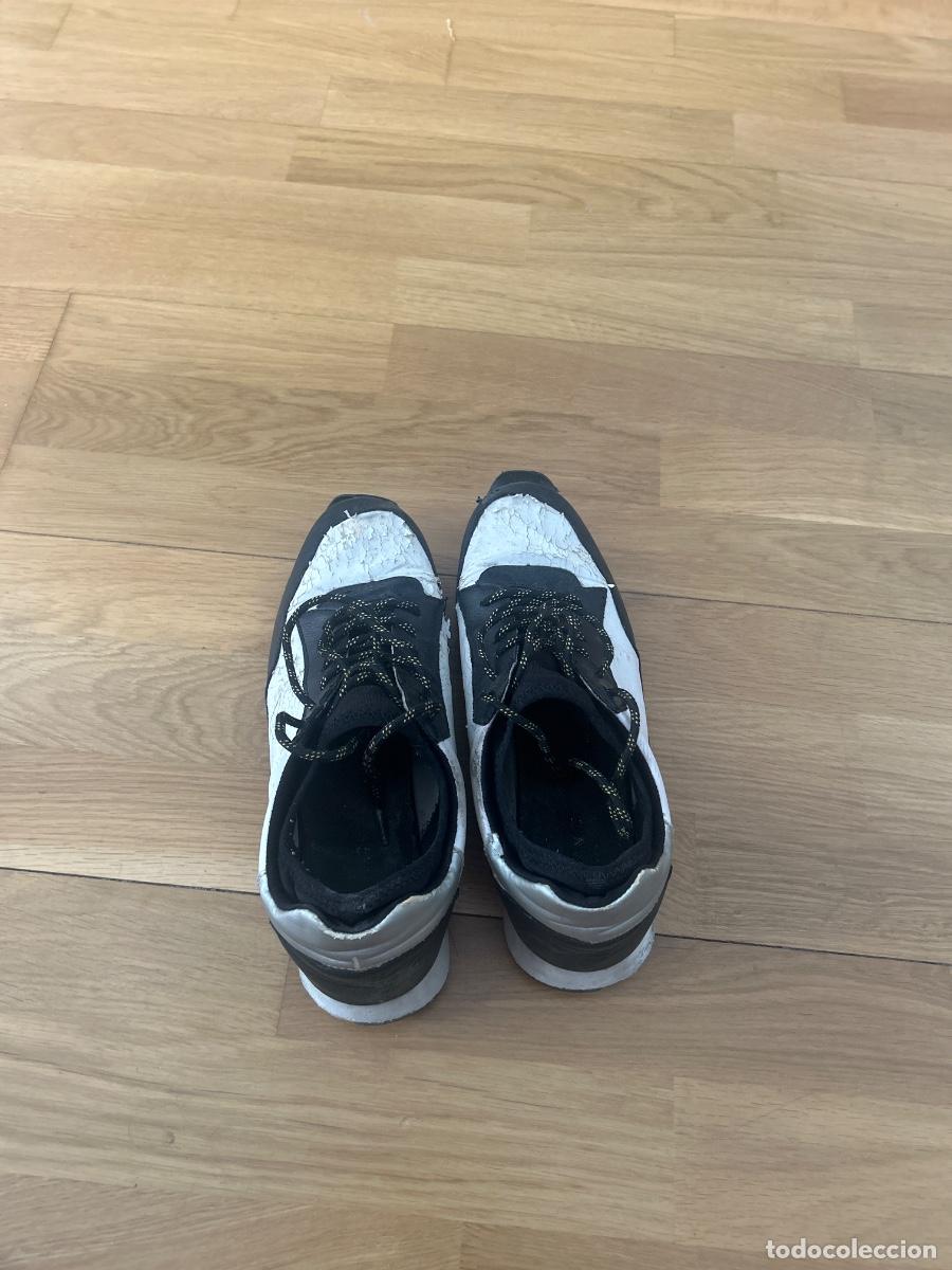 Vintage: Zapatillas Blancas de color negro