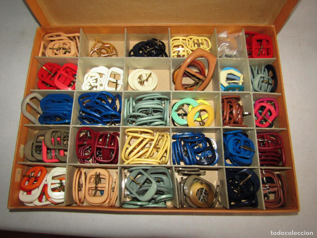 Vintage: Antigua Caja con 280 Hebillas de Mercer&iacute;a a Estrenar