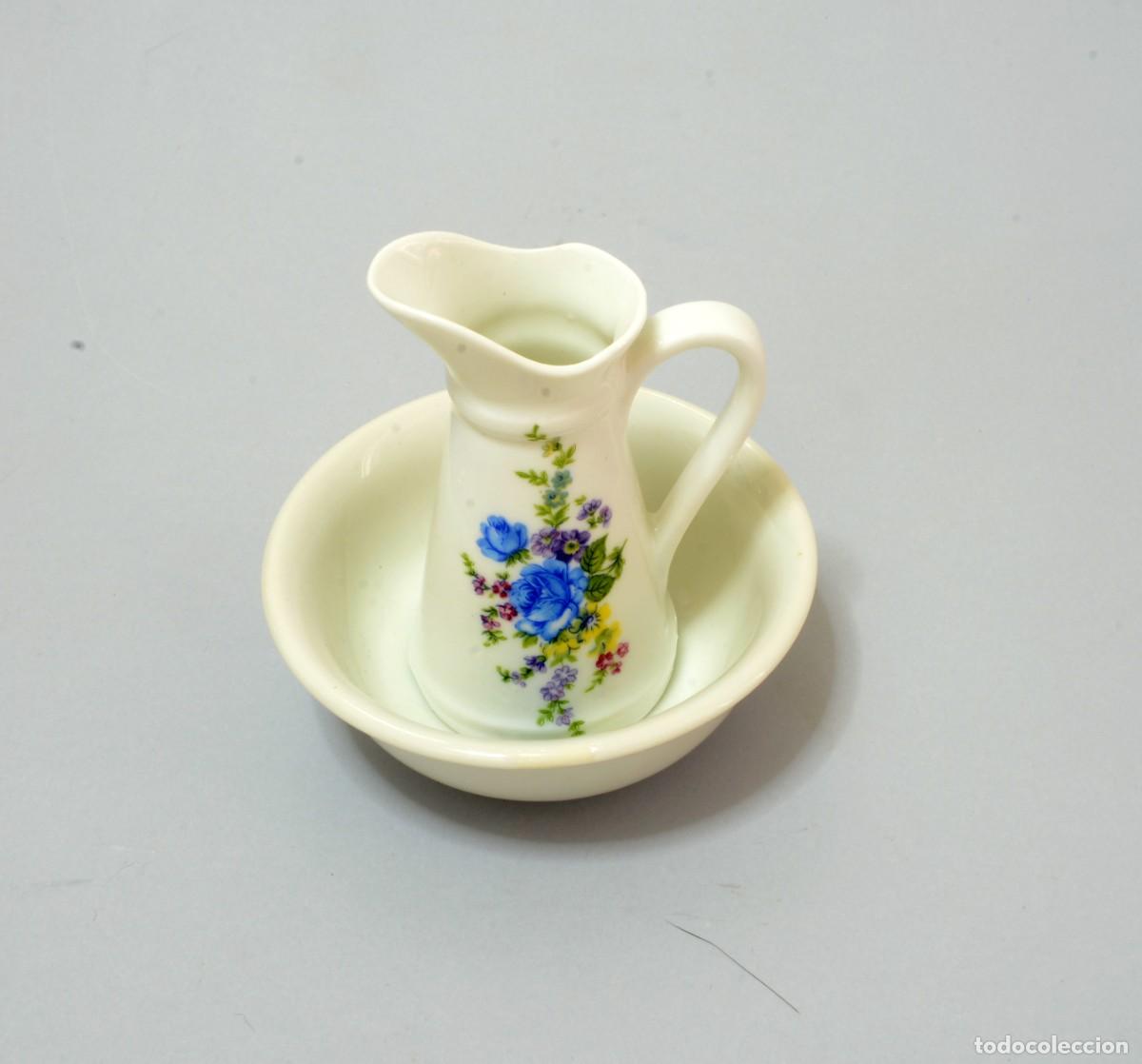 Vintage: Mini juego de tocador vintage, cer&aacute;mica blanca, jarrita y plato decorada con flores , Nuevo