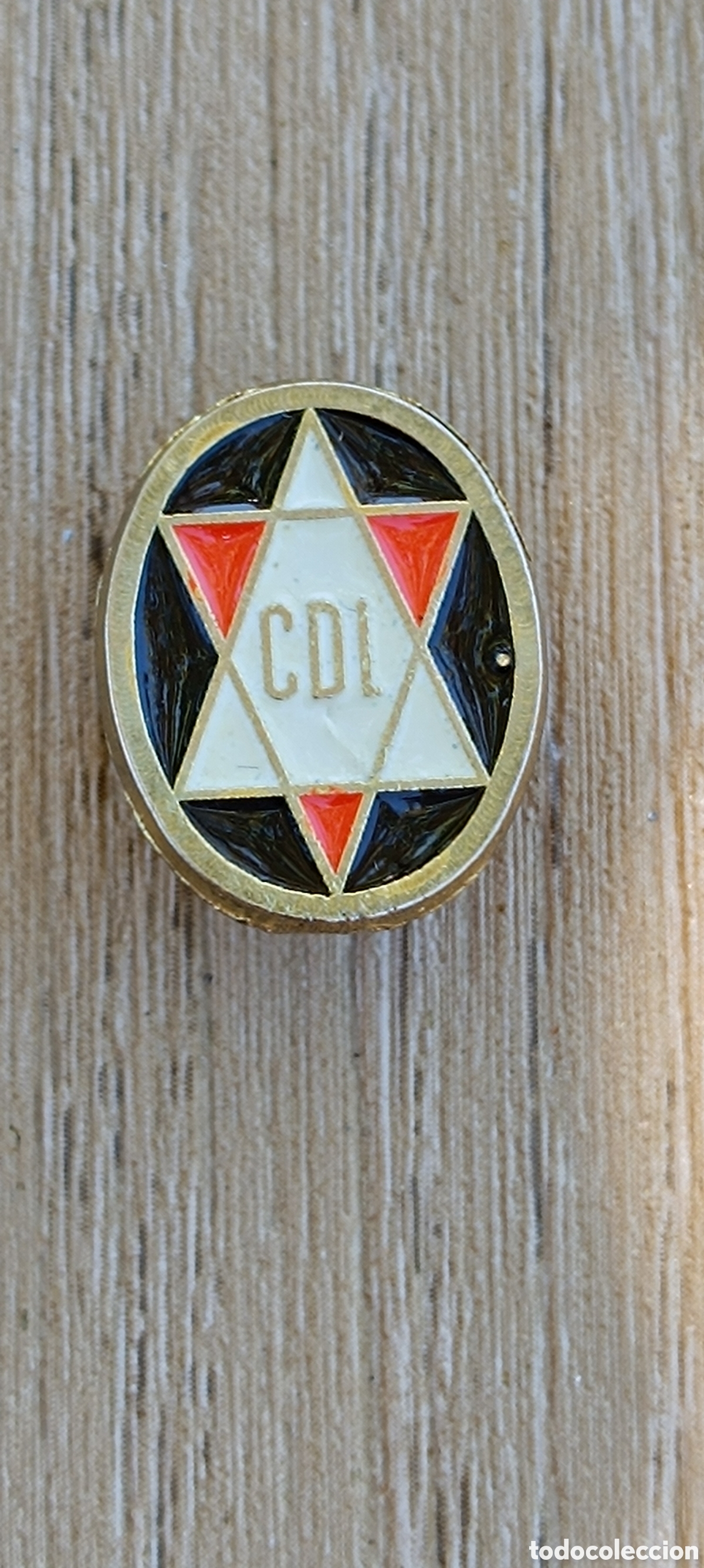 Vintage: Pin de ojal CLUB DEPORTIVO LOGRO&Ntilde;&Eacute;S