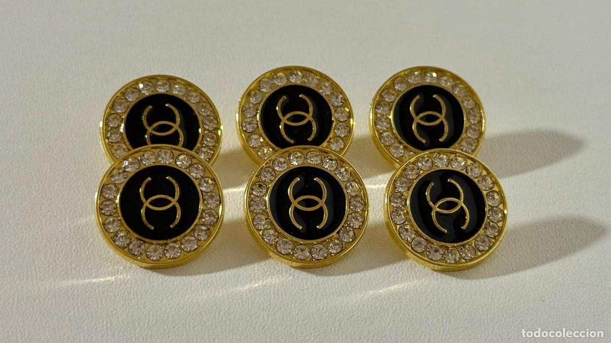 Vintage: CHANEL 6 Gold-Tone Metal Buttons, CC Logo, 20 mm, Lot of 6
