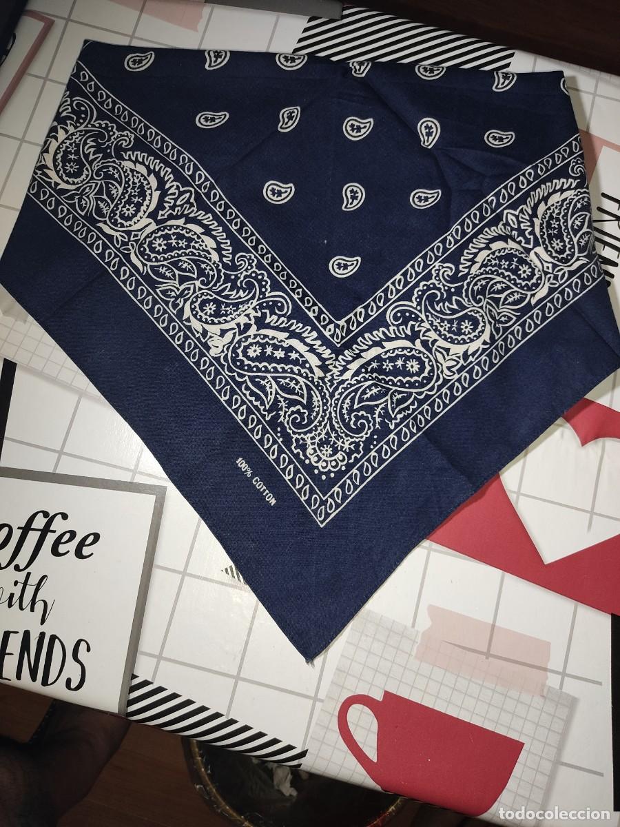 Vintage: Original pa&ntilde;uelo tejano o motero color azul marino estampado Paisley o cachemira 100% algodon.A&ntilde;os70